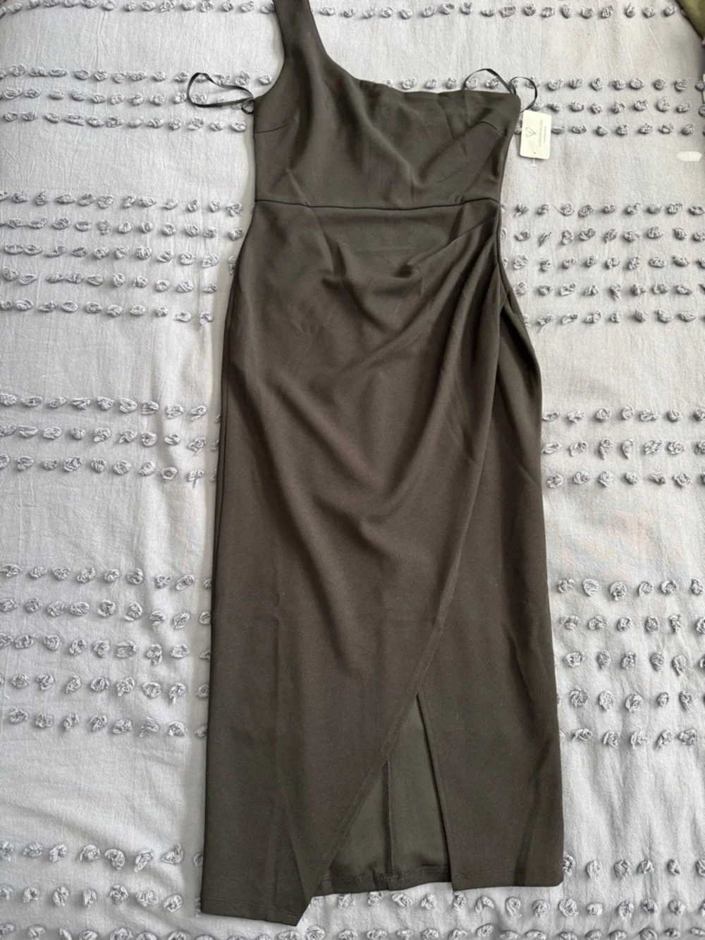 Women's Black One-Shoulder Midi Dress - Picture 2 of 7